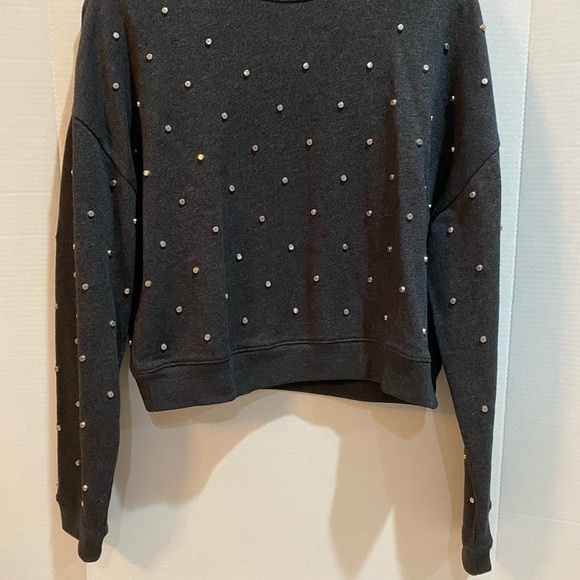 Belle Vere: Metal‎ Studded Stud Cropped Long Sleeve Pullover Sweater Gray Small - Picture 9 of 10